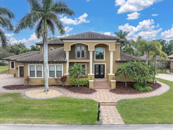 1067 ASHLAND AVENUE , TARPON SPRINGS, FL 34689