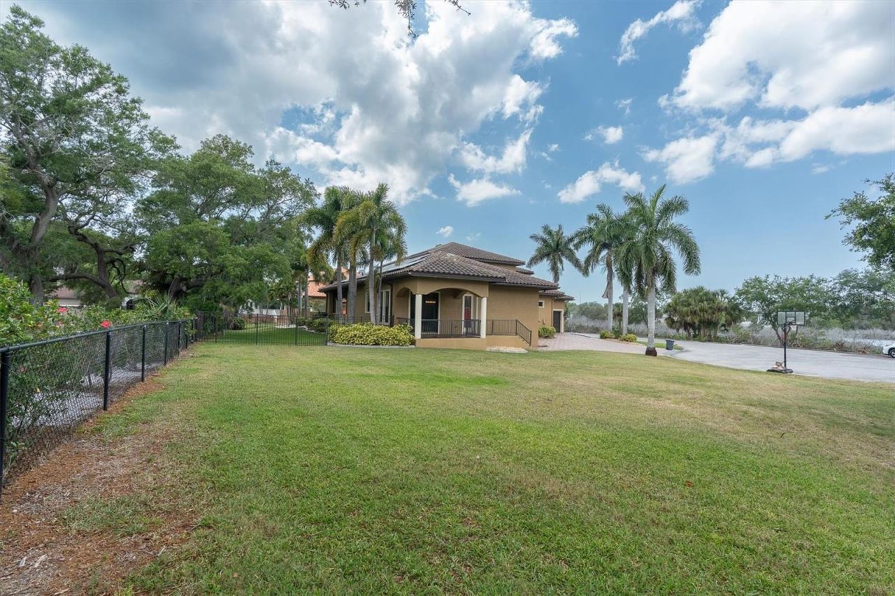 1067 Ashland Avenue, Tarpon Springs, FL 34689 Photo