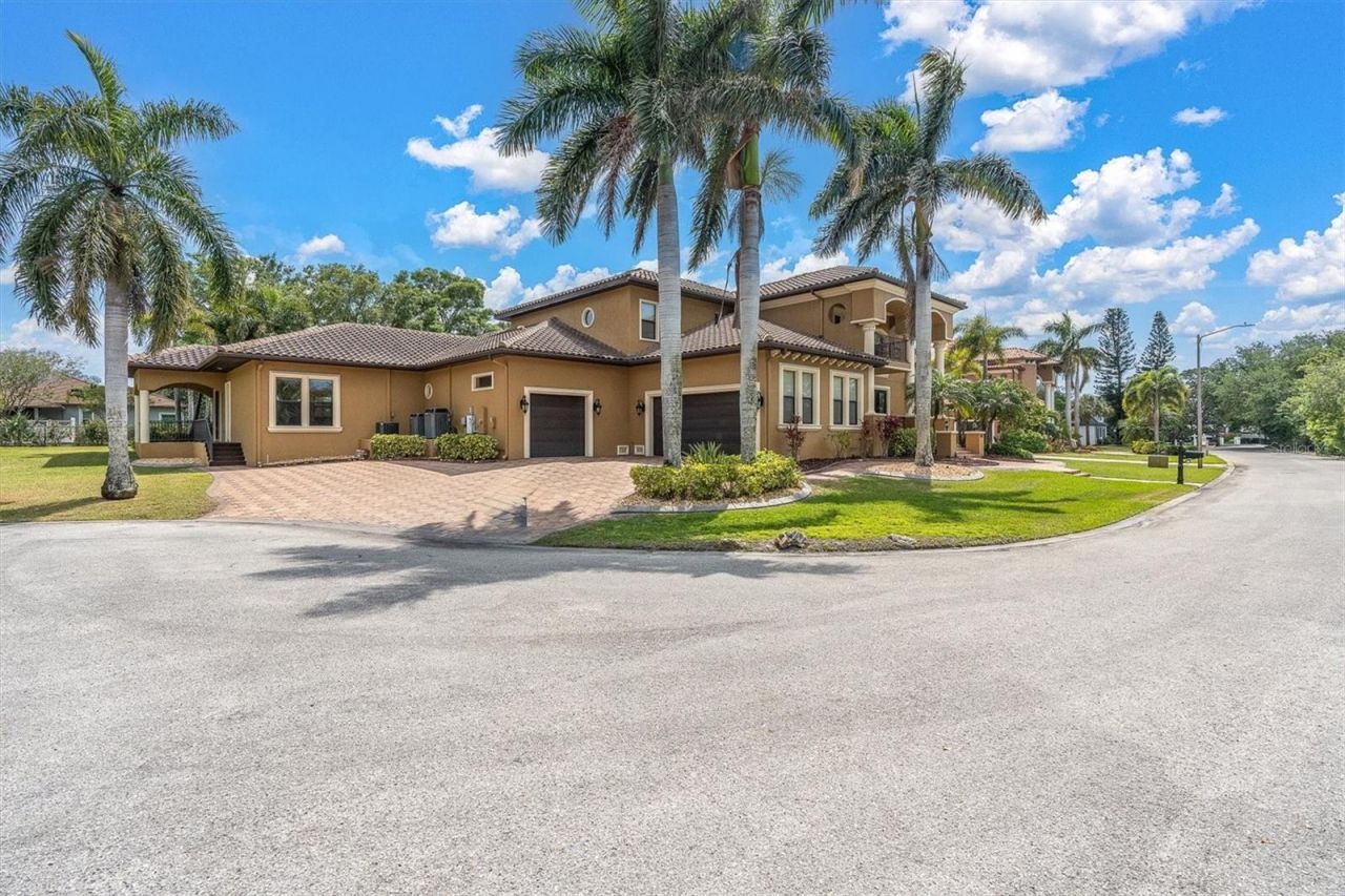 1067 Ashland Avenue, Tarpon Springs, FL 34689 Photo