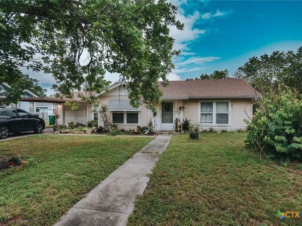 904 Melrose Avenue , Victoria, TX 77901