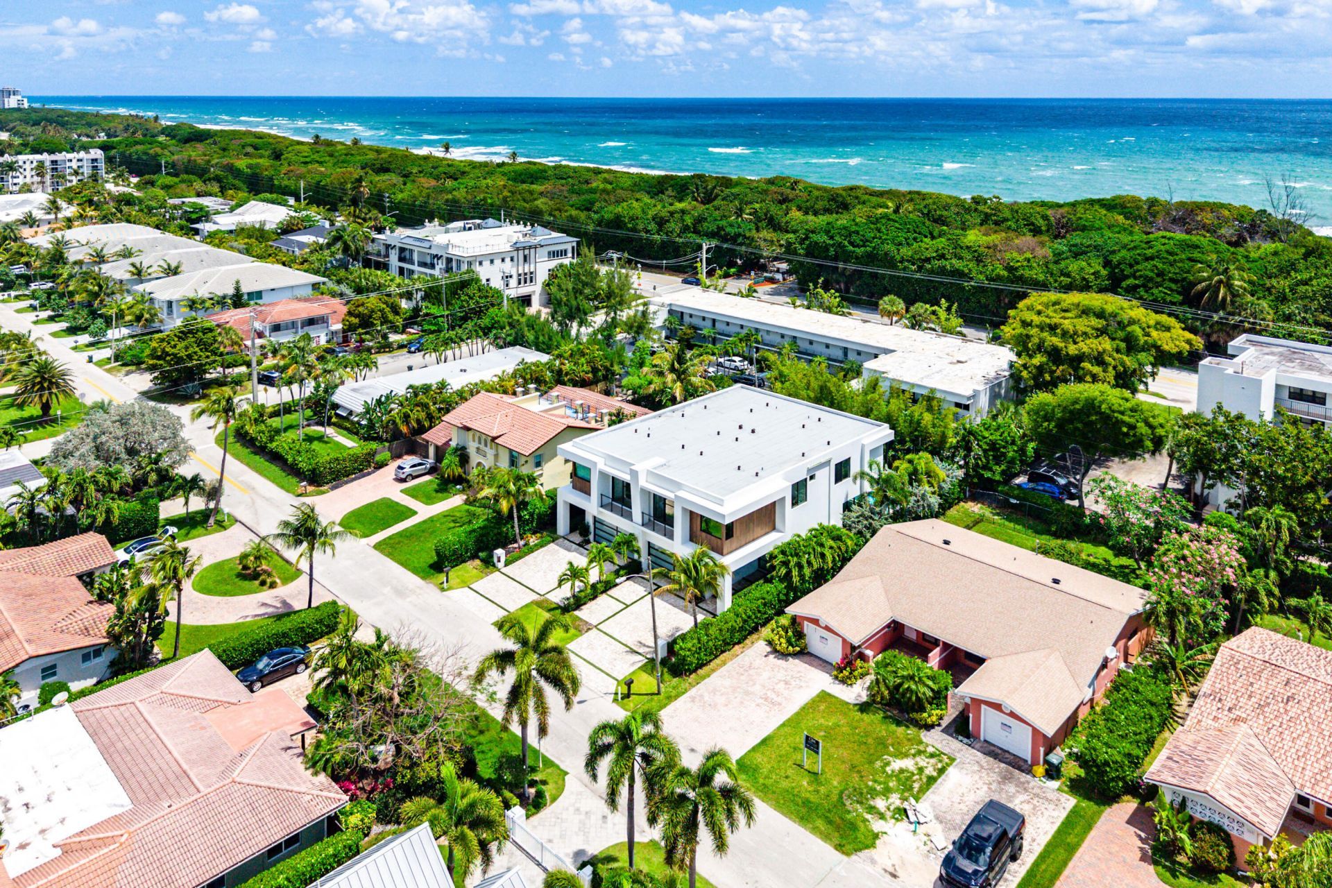 320 NE Wavecrest Way, Boca Raton, FL 33432 Photo