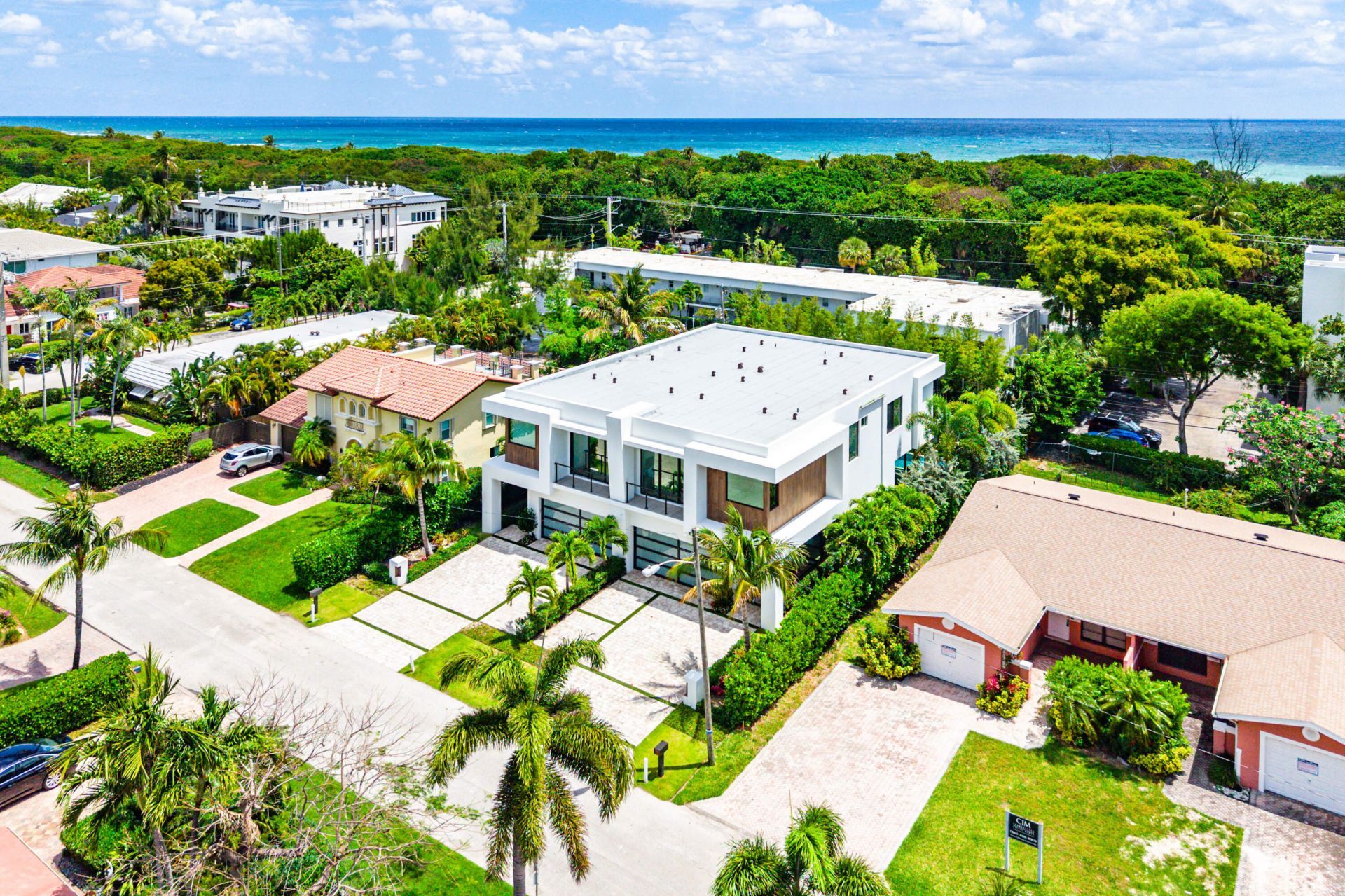 320 NE Wavecrest Way, Boca Raton, FL 33432 Photo