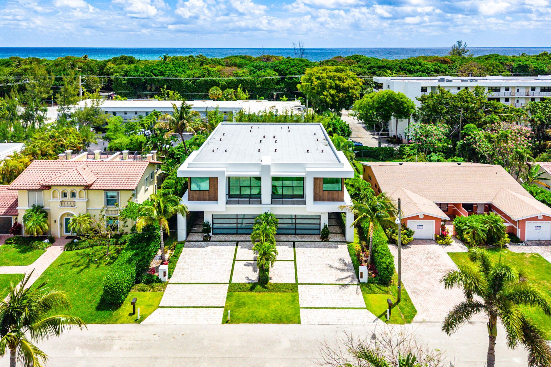 320 NE Wavecrest Way, Boca Raton, FL 33432 Photo
