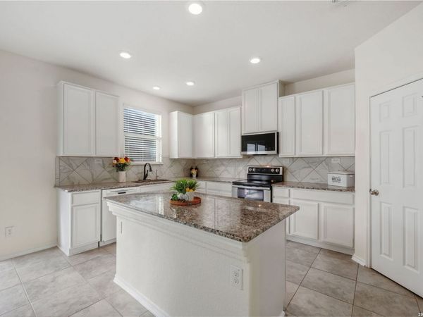 425 LANDMARK FLS, Cibolo, TX 78108