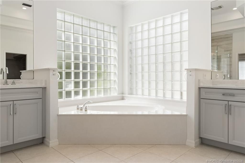 2534 SW Manor Hill Drive, Palm City, FL 34990 Photo