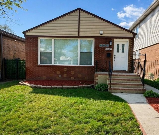 4540 S Leclaire Avenue, Chicago, IL 60638 Main Photo