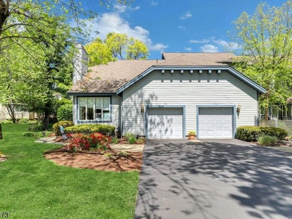 100 Easedale Rd, Wayne, NJ 07470