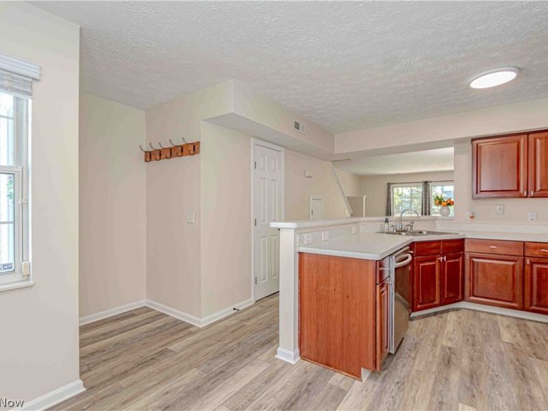 6735 Columbine Court, Middleburg Heights, OH 44130 Photo 12