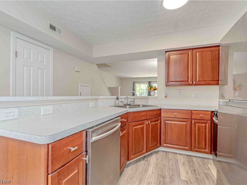 6735 Columbine Court, Middleburg Heights, OH 44130 Photo 13