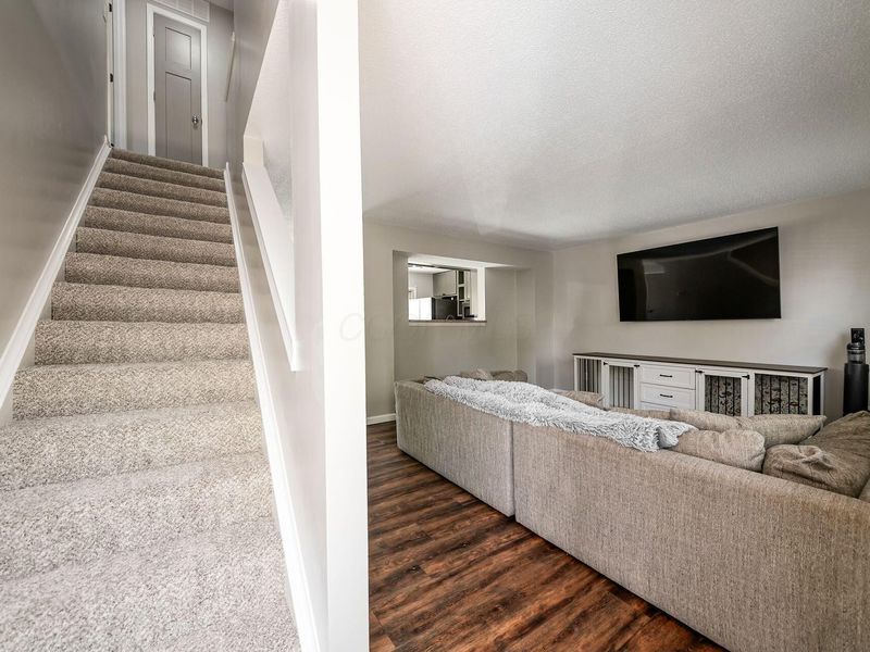 7684 Whitneyway Drive, Unit 18, Columbus, OH 43085 Photo 4