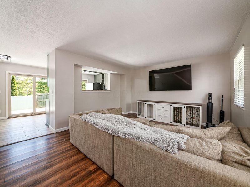 7684 Whitneyway Drive, Unit 18, Columbus, OH 43085 Photo 5