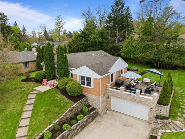224 Lookout Dr, Lake Geneva, WI 53147