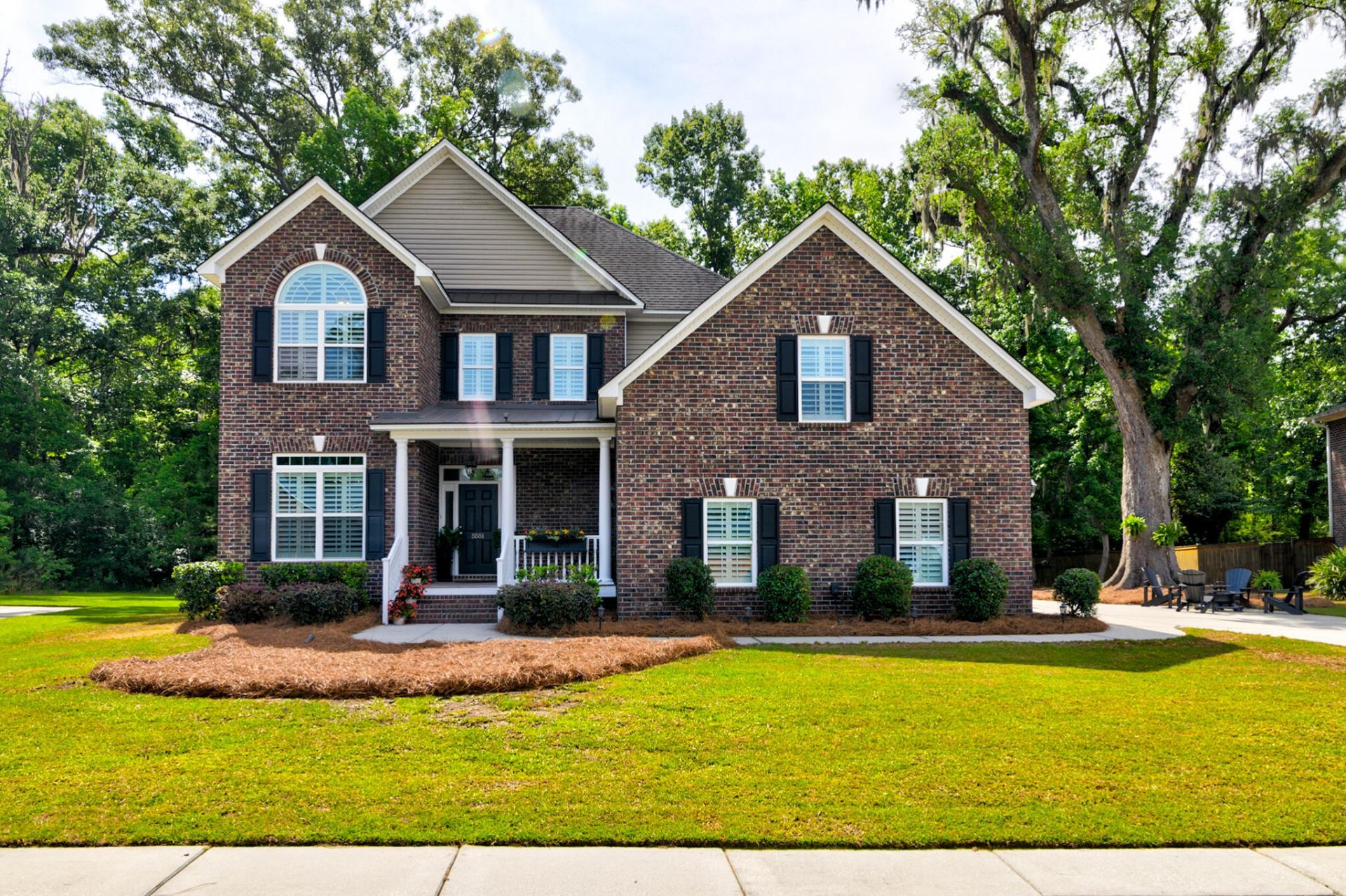 5551 Crescent View Drive Photo 4