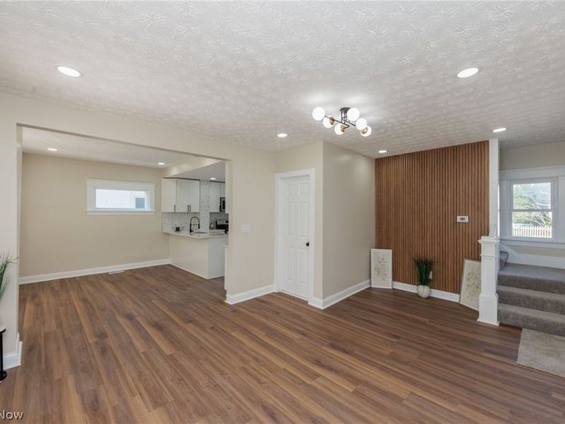 1272 Warren Road, Lakewood, OH 44107 Photo 12
