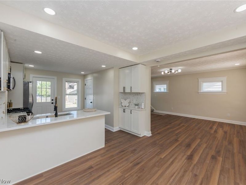 1272 Warren Road, Lakewood, OH 44107 Photo 17