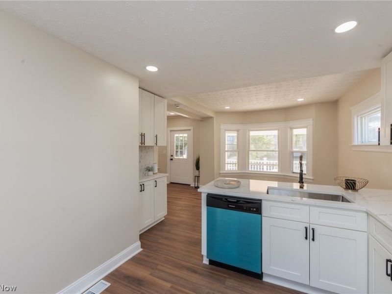 1272 Warren Road, Lakewood, OH 44107 Photo 23