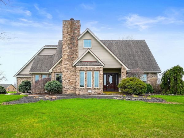 92 W Golfbrook Drive, Portland, IN 47371