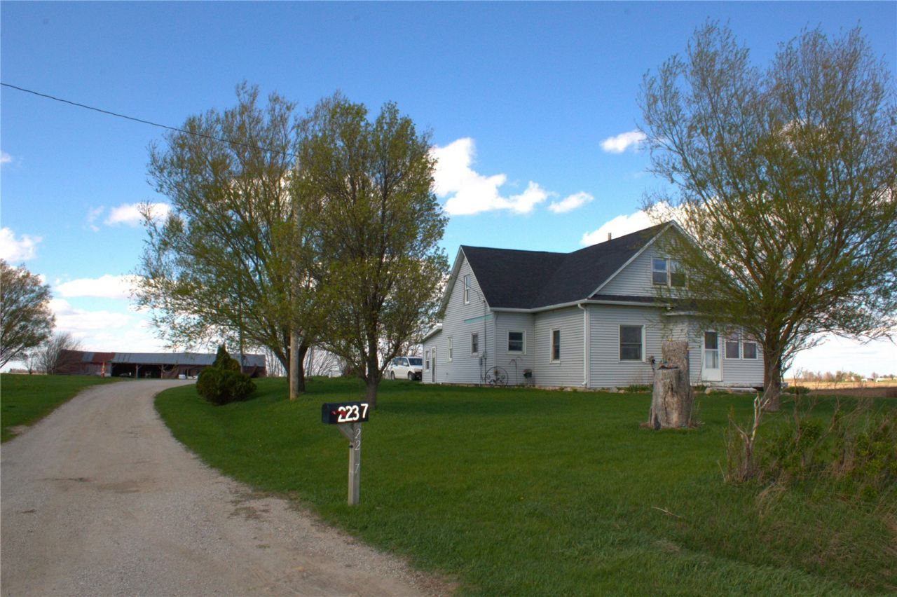 2237 68th Street, Van Horne, IA 52346 Main Photo