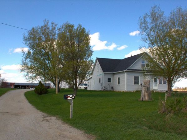 2237 68th Street , Van Horne, IA 52346