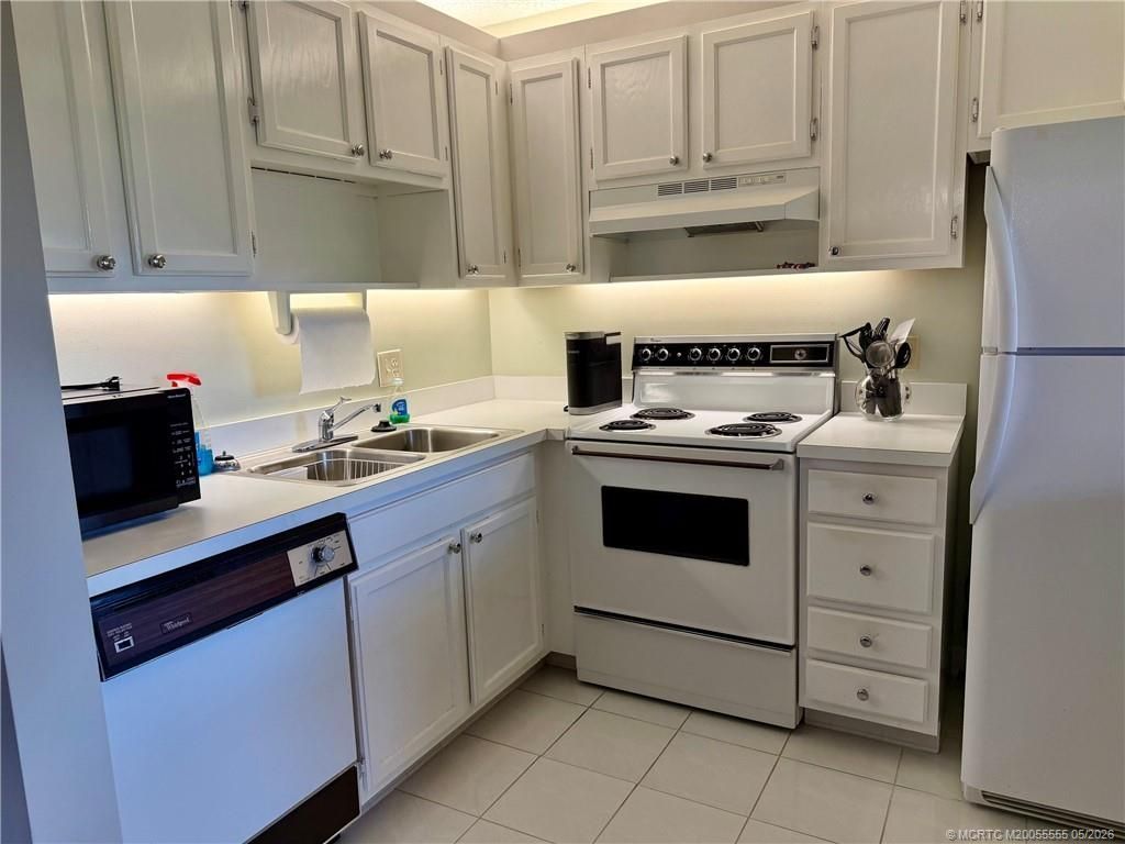 1225 NW 21st Street, Unit 27-2711, Stuart, FL 34994 Photo