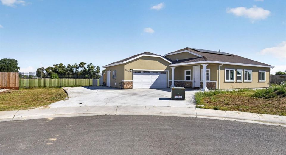 5955 Cortes Ct, Sacramento, CA 95824 Photo