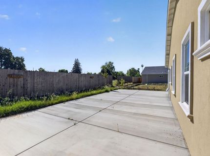 5955 Cortes Ct, Sacramento, CA 95824 Photo