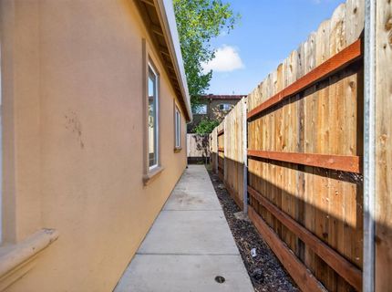 5960 Cortes Ct, Sacramento, CA 95824 Photo