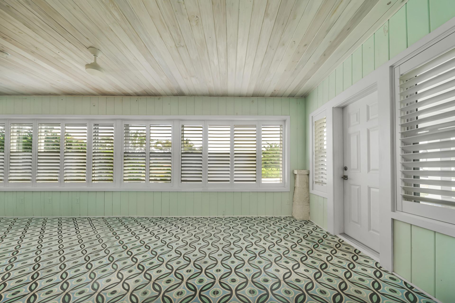 1408 N Lakeside Drive, Lake Worth Beach, FL 33460 Photo