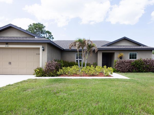 2581 SE Dogwood Avenue, Port St. Lucie, FL 34952