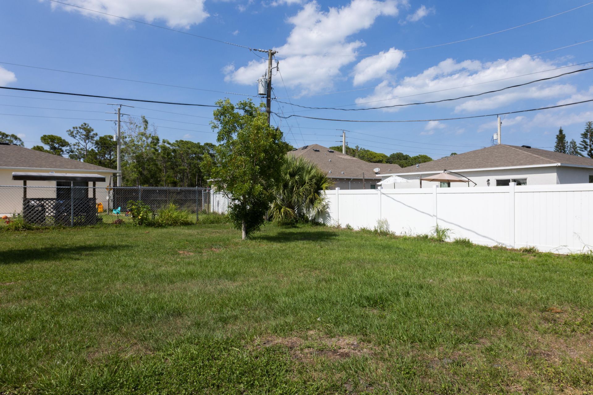 2581 SE Dogwood Avenue, Port Saint Lucie, FL 34952 Photo