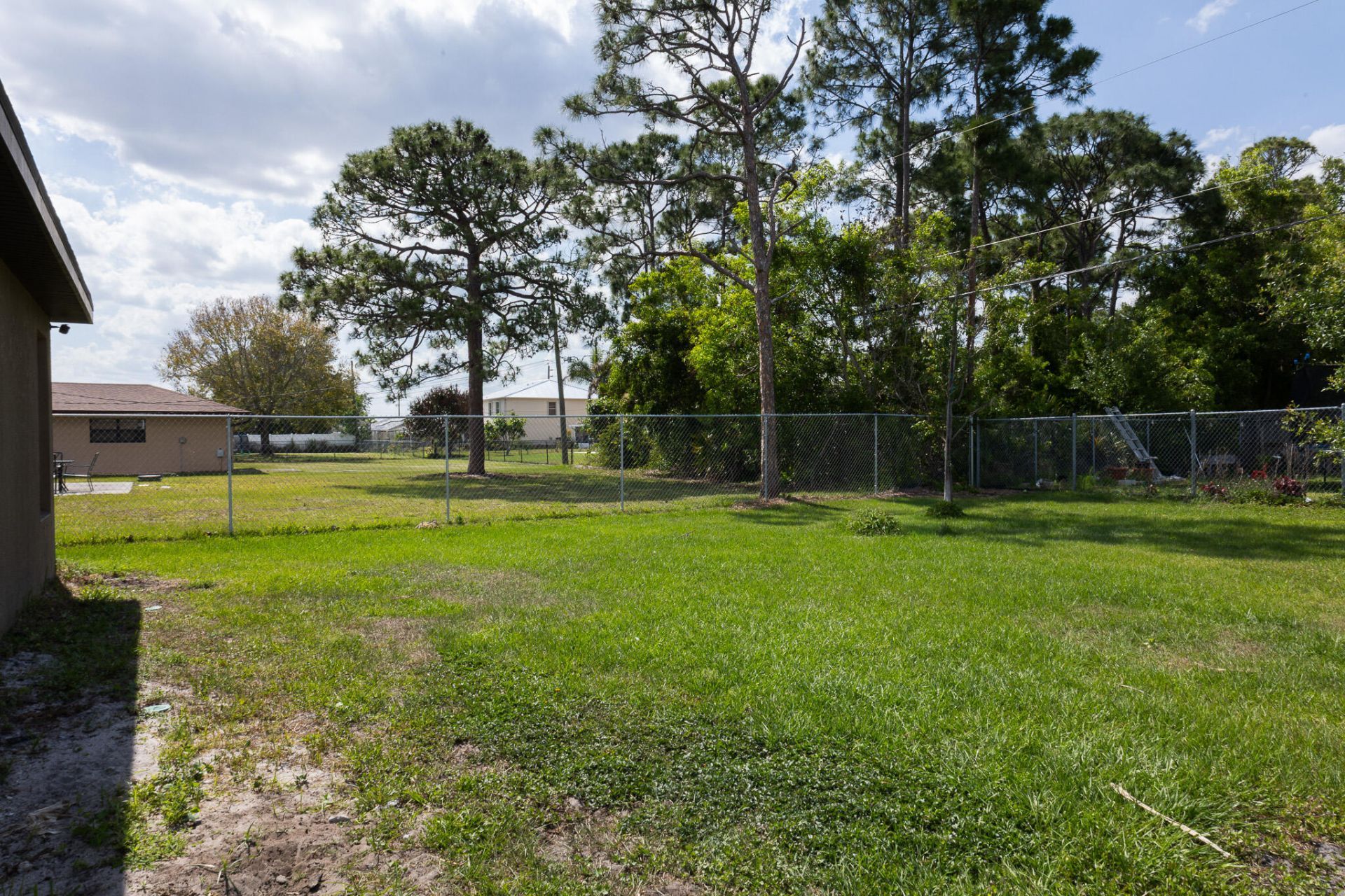 2581 SE Dogwood Avenue, Port Saint Lucie, FL 34952 Photo