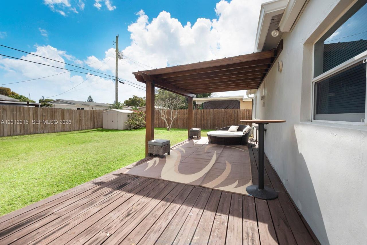 5224 NE 1st Ave , Fort Lauderdale, FL 33334 Photo