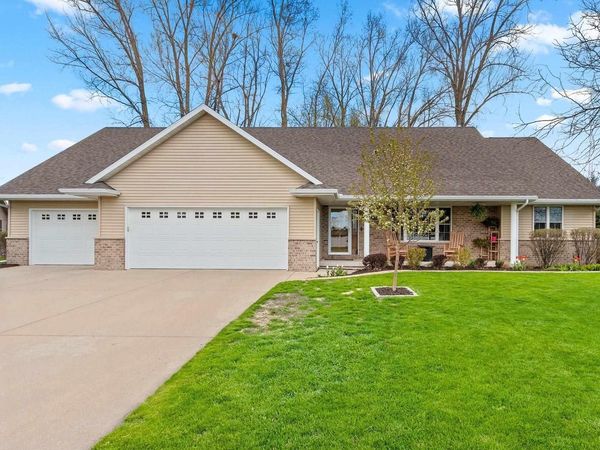 2460 WARM MEADOWS DRIVE, Green Bay, WI 54303