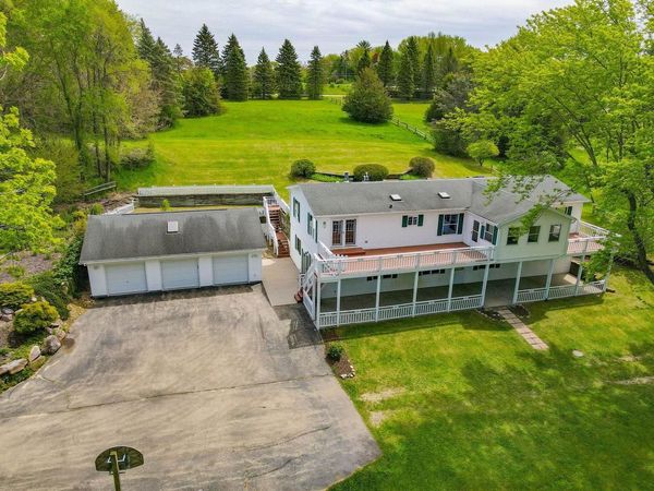 W8919 Ripley Road, Cambridge, WI 53523