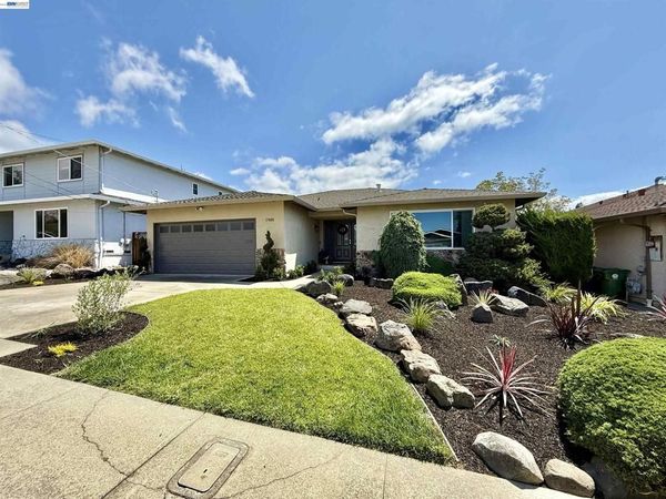 17880 Apricot Way, Castro Valley, CA 94546