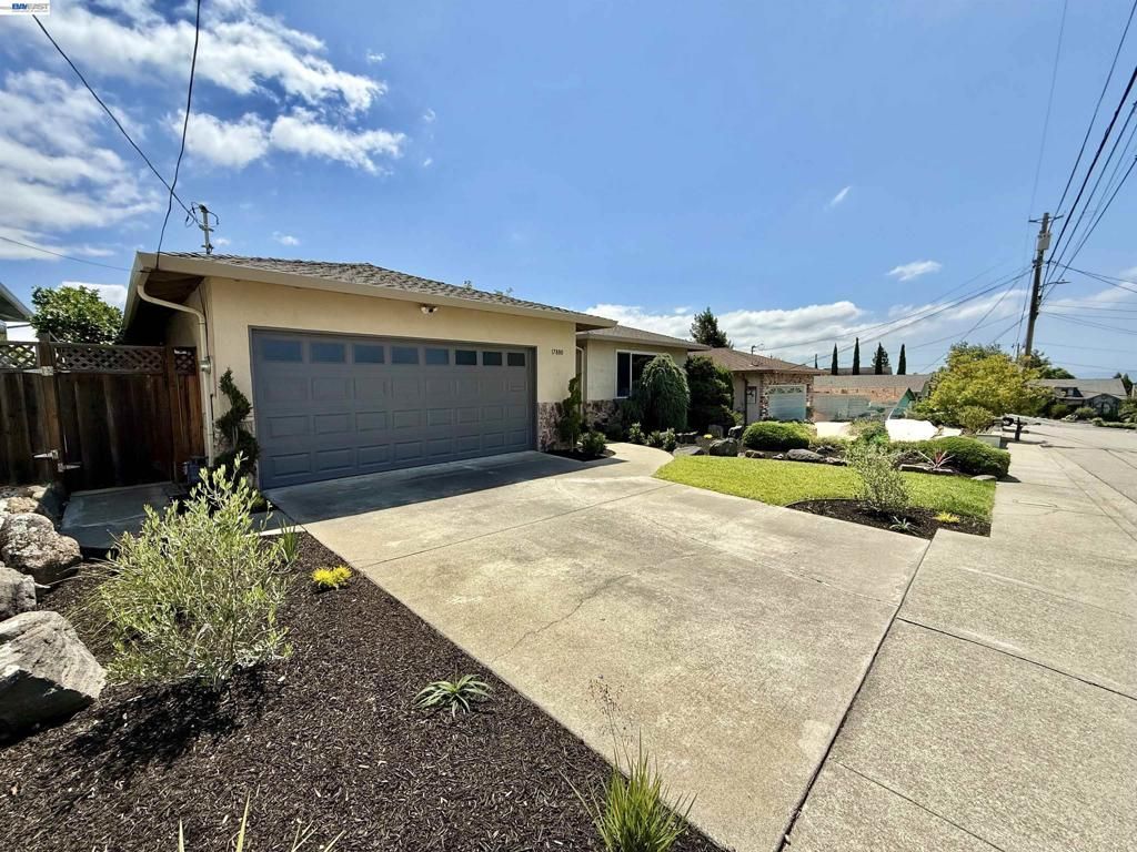 17880 Apricot Way, Castro Valley, CA 94546 Main Photo