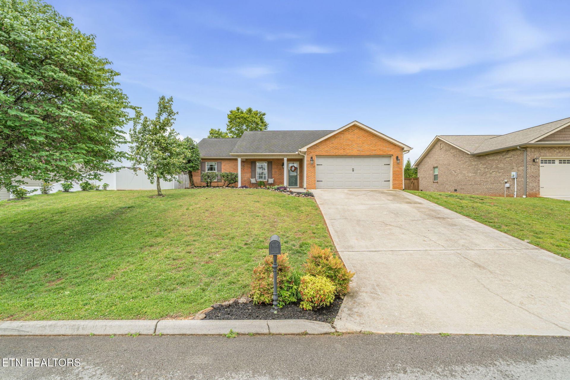 466 Mill Creek Drive, Loudon, TN 37774 Main Photo