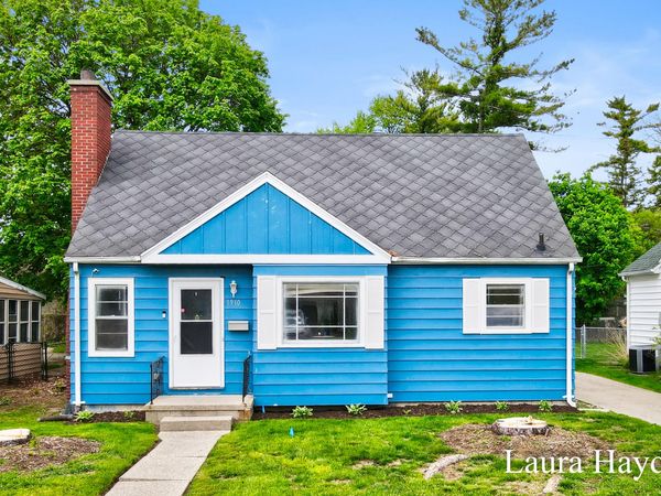 1910 Gordon, Lansing, MI 48910