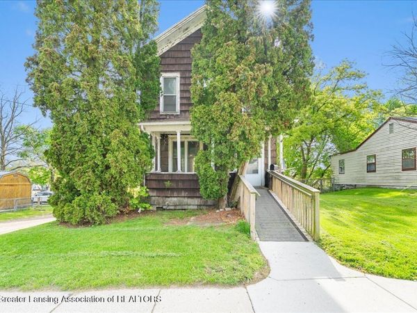 1448 Knollwood Avenue, Lansing, MI 48906