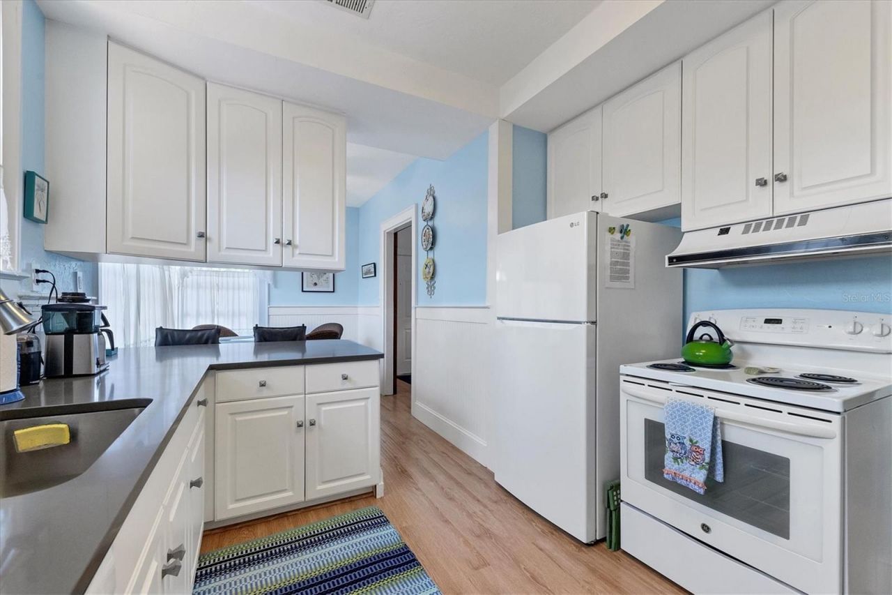 1676 Oak Street , Sarasota, FL 34236 Photo