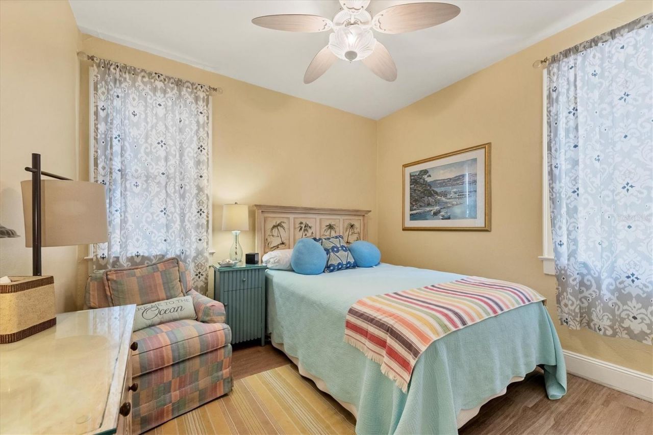 1676 Oak Street , Sarasota, FL 34236 Photo
