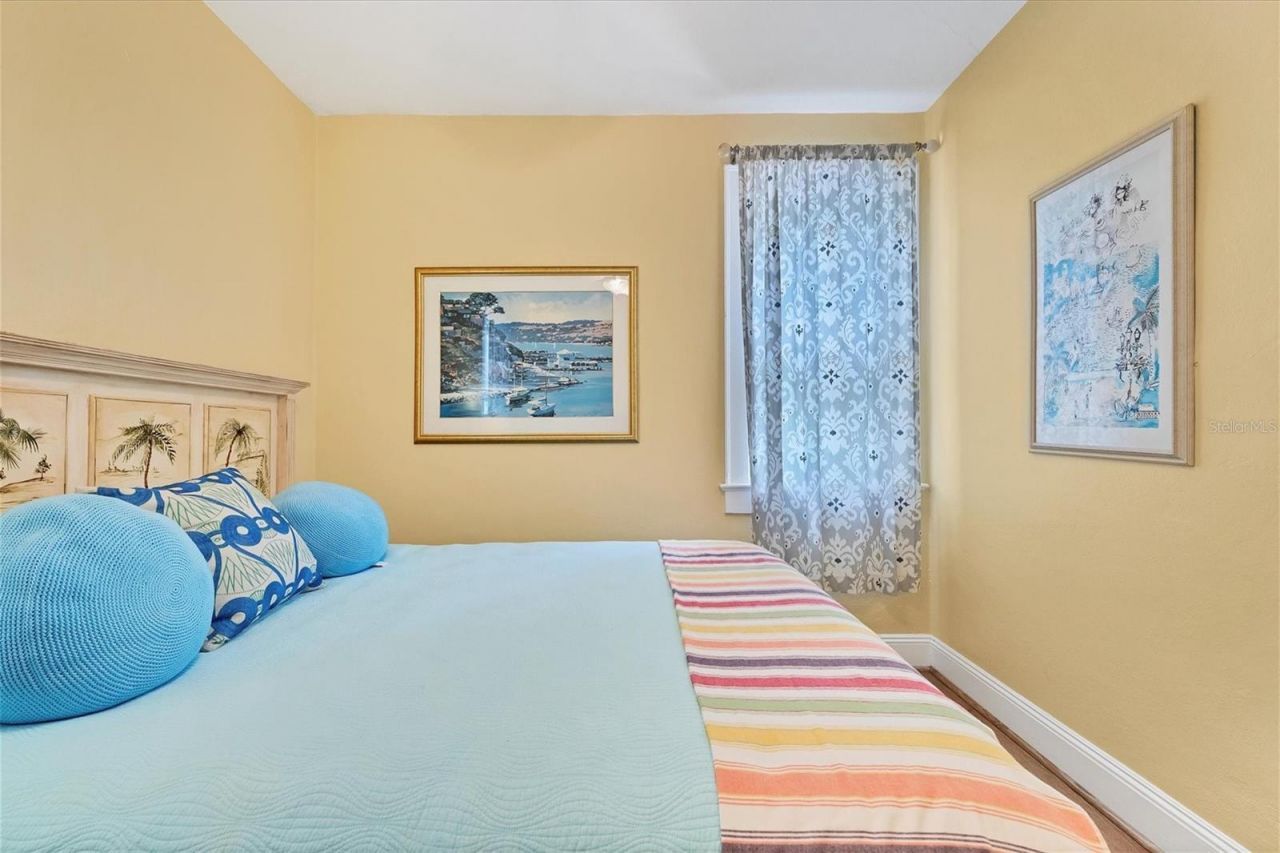 1676 Oak Street , Sarasota, FL 34236 Photo