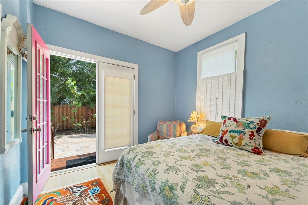 1676 Oak Street , Sarasota, FL 34236 Photo