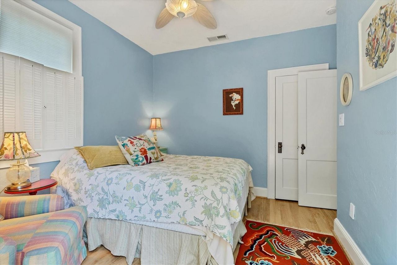 1676 Oak Street , Sarasota, FL 34236 Photo