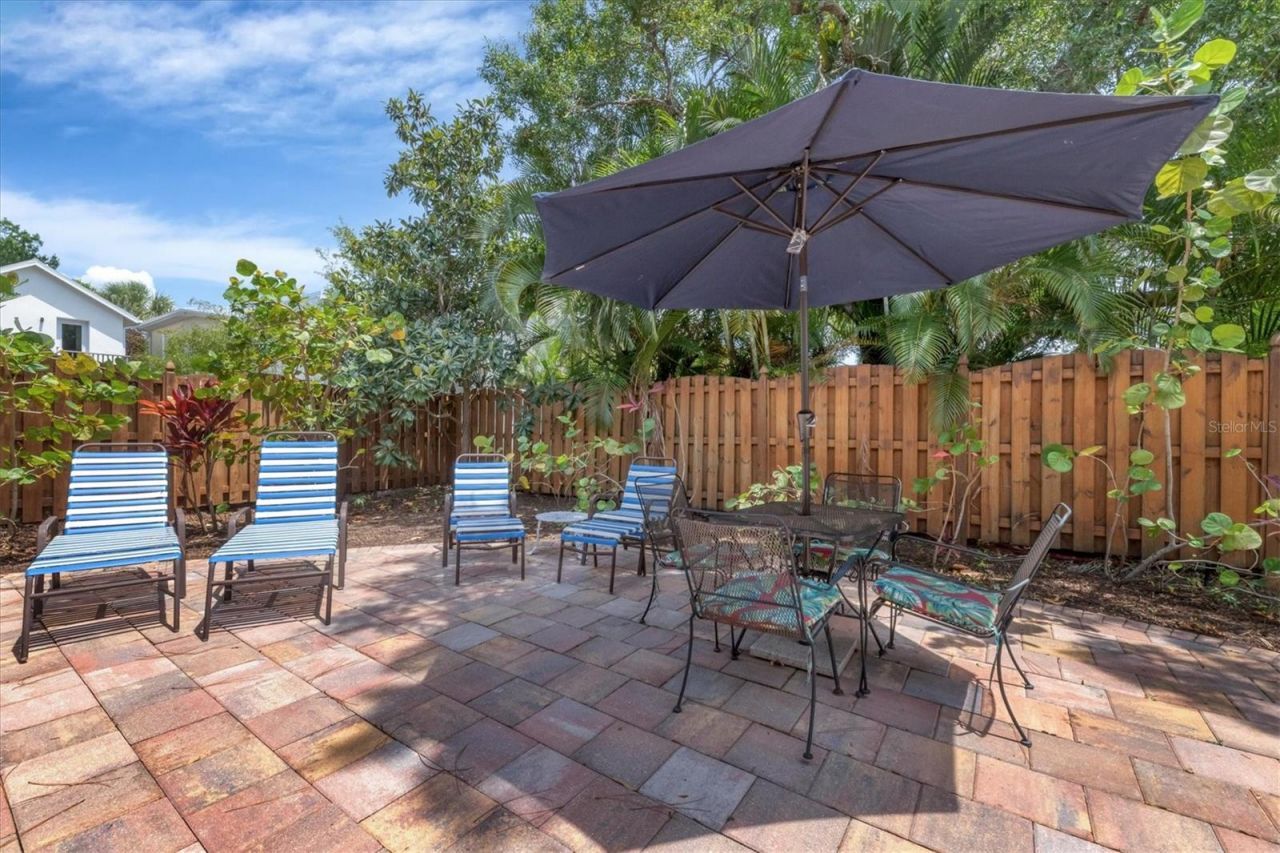 1676 Oak Street , Sarasota, FL 34236 Photo