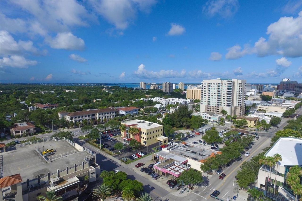 1676 Oak Street , Sarasota, FL 34236 Photo
