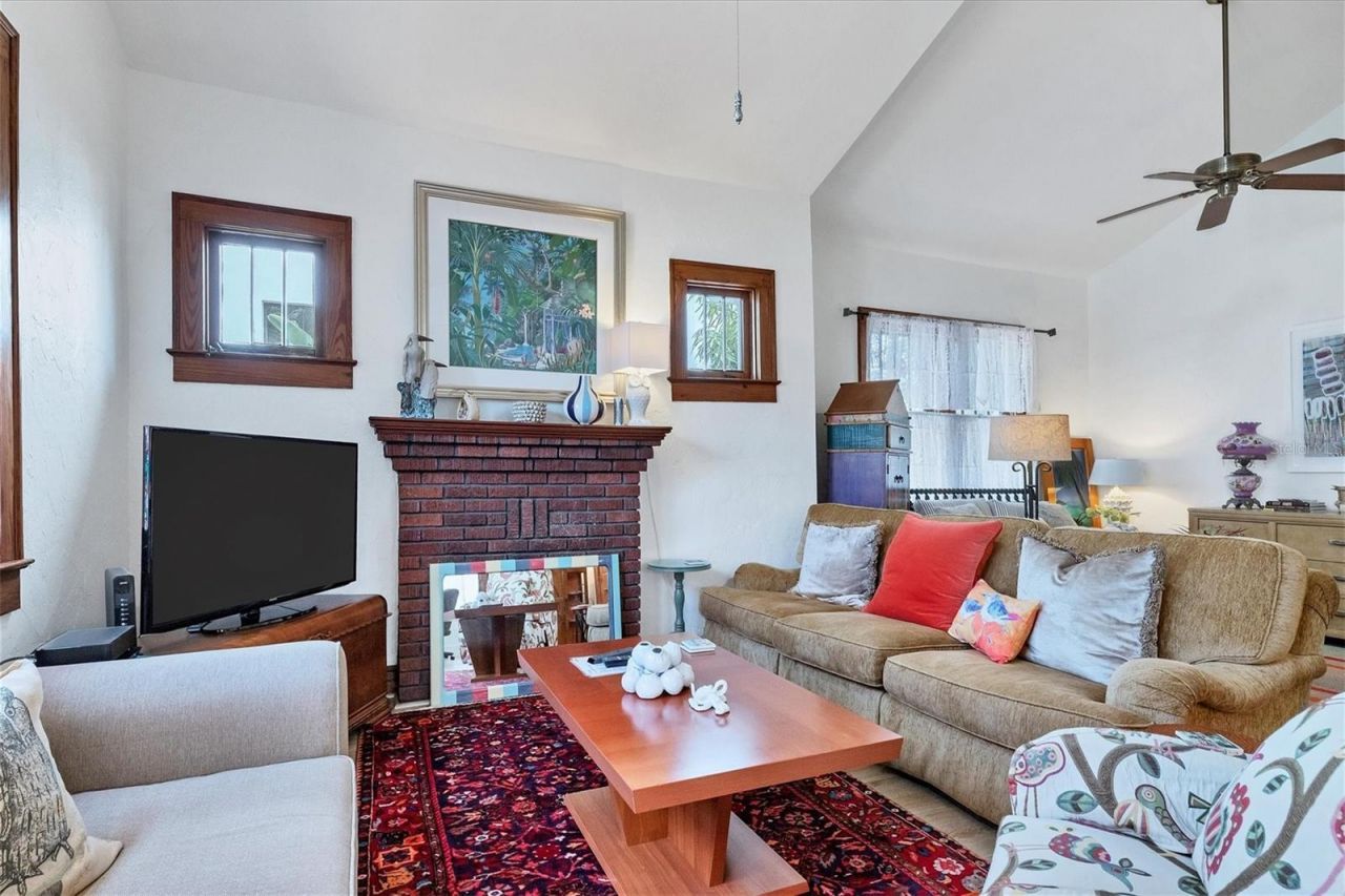 1676 Oak Street , Sarasota, FL 34236 Photo