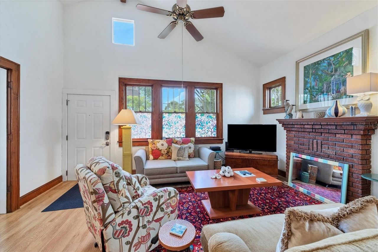 1676 Oak Street , Sarasota, FL 34236 Photo