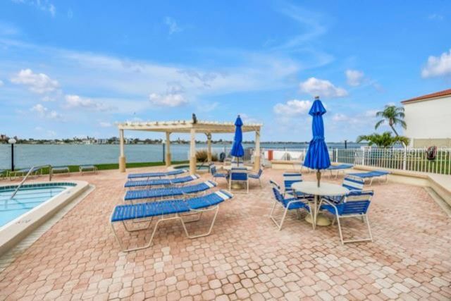 6279 Sun Boulevard , Unit 304, Saint Petersburg, FL 33715 Photo