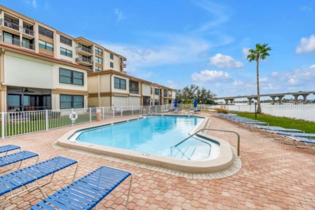 6279 Sun Boulevard , Unit 304, Saint Petersburg, FL 33715 Photo